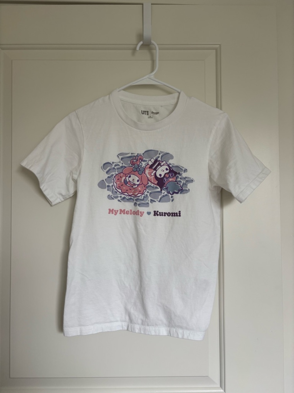 Uniqlo x Sanrio - My Melody and Kuromi White Graphic Tee - size XS